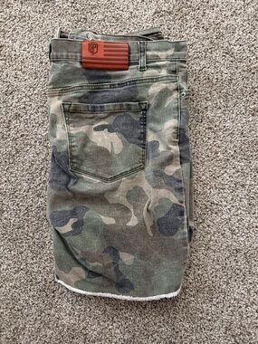 Born Primitive Flexy Jort